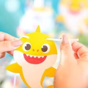  FAIXA DECORATIVA BABY SHARK COM 1 UNIDADE